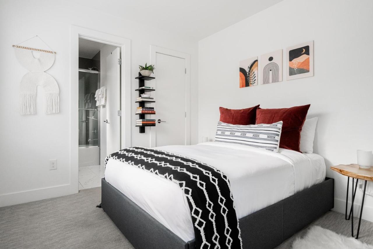Modern Chic - Spacious Duplex - Highlands *