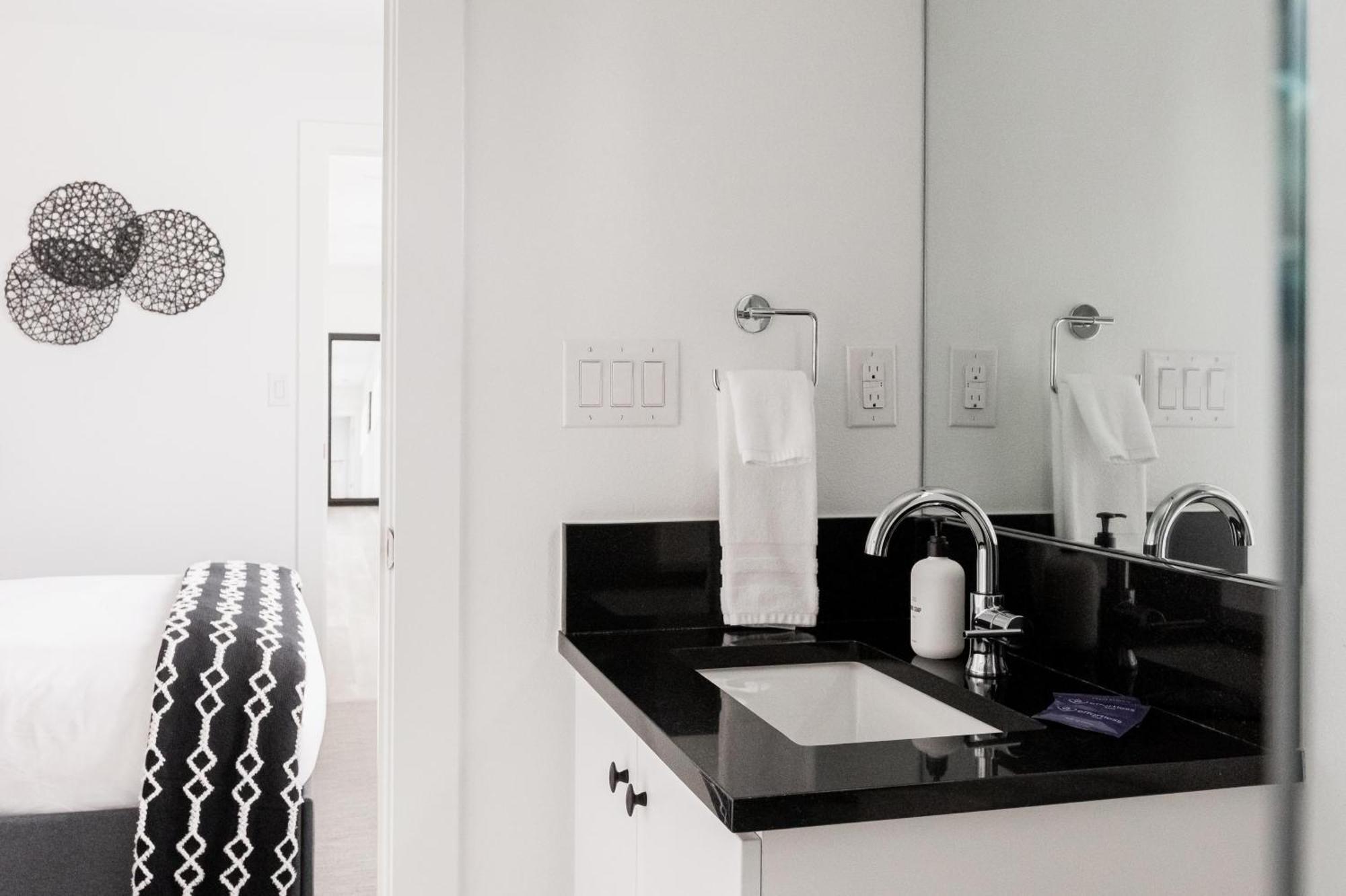 Modern Chic - Spacious Duplex - Highlands Holiday home Denver